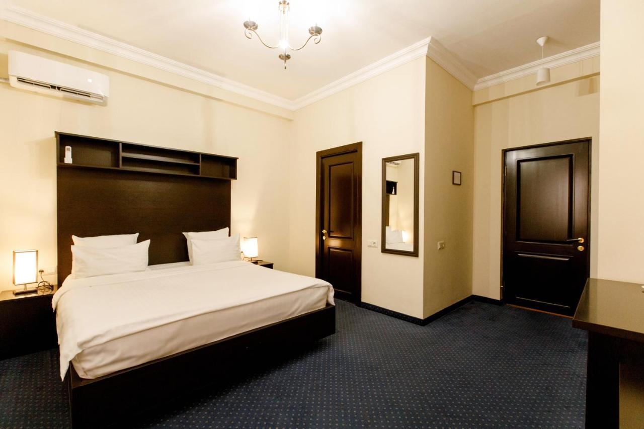 14 Floor Hotel เยเรวาน ภายนอก รูปภาพ