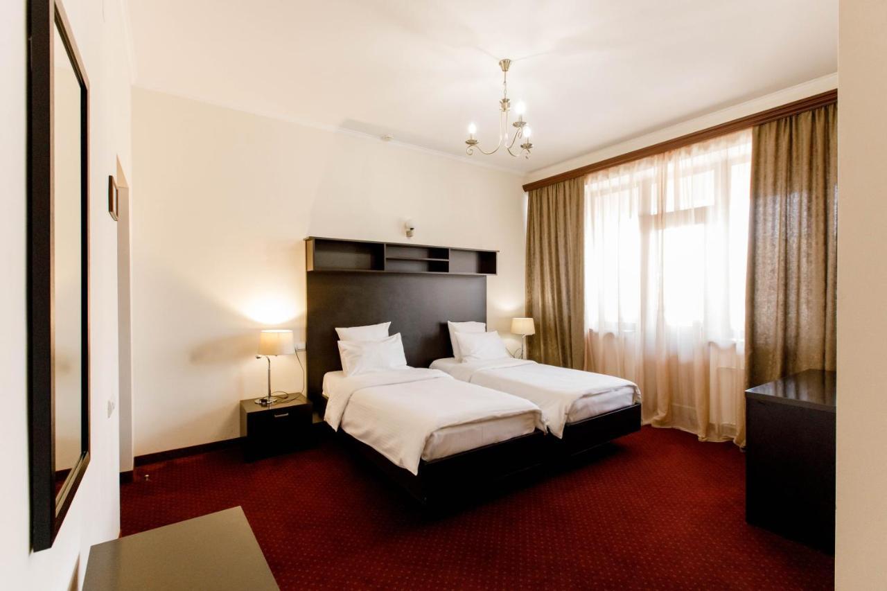 14 Floor Hotel เยเรวาน ภายนอก รูปภาพ
